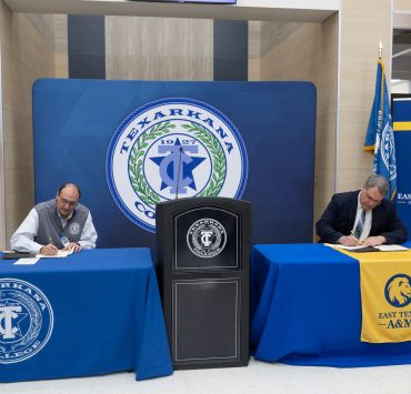 Texarkana College and East Texas A&M University leaders signing transfer agreement