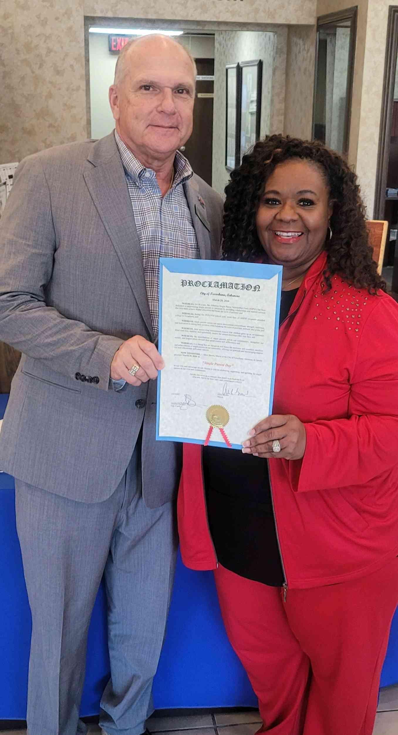 single parent scholarships Arkansas raises money